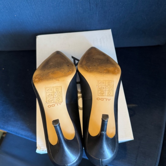 ALDO Coronitiflex Black Leather Stiletto Pumps sz 6, 3.25" - Picture 6 of 8